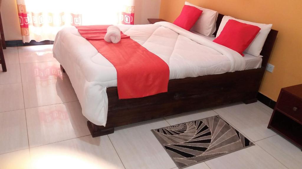 Makueni Hotel | WAVECREST CASTLE HOTEL
