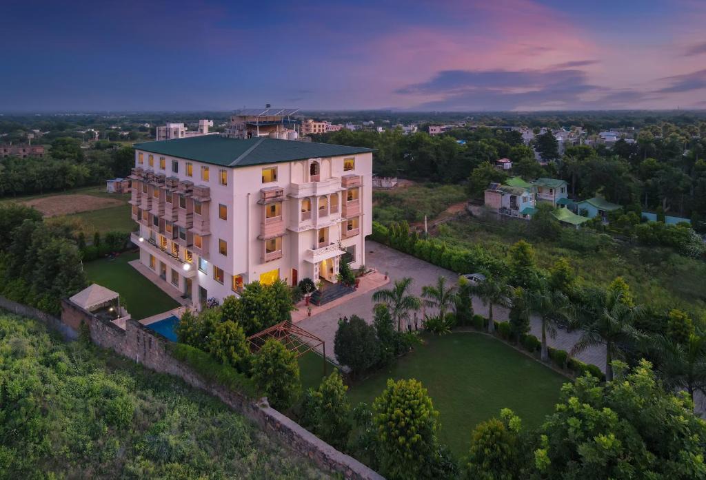 Sawai Madhopur Resort | WelcomHeritage Mount Valley Resort Ranthambore