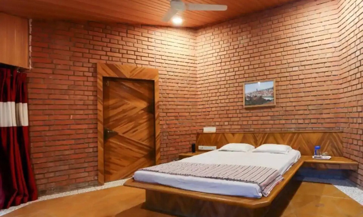Navi Mumbai House | White Triangle by Joy Suites