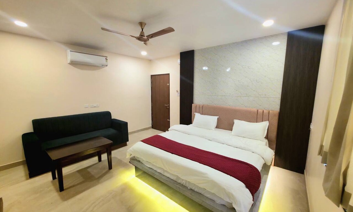 Jaipur Hotel | Wishotel Premier Maple Leaf