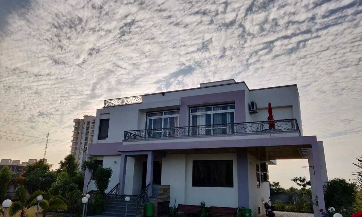Jaipur House | Wood-haven Hide-away