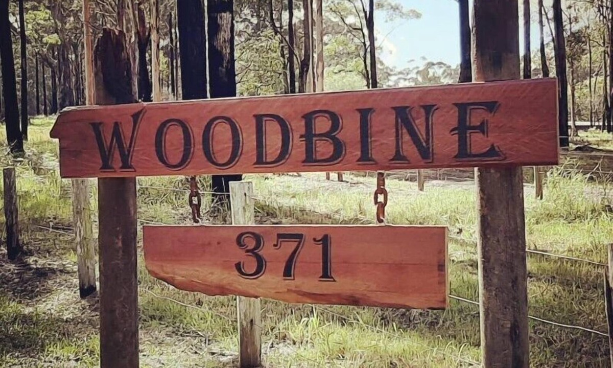 Hallidays Point House | Woodbine Homestead a Bush and Beach Retreat with a comfortable cosy feel