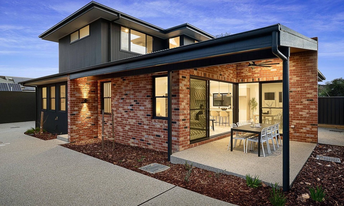 Albury House | Wyse Executive Townhouse - Stylish three bedroom modern townhouse in central Albury