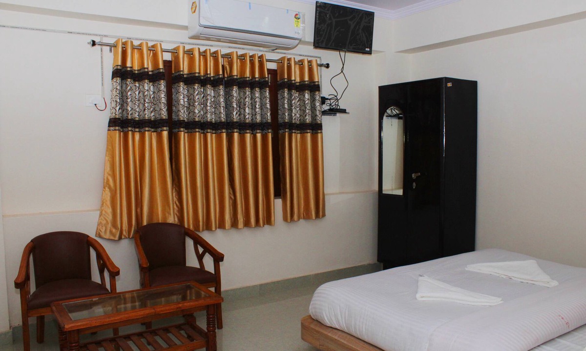 Bullawala Hotel | Yatrik Inn