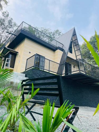 Irinjalakuda House | Zerahs Home - 2 Bedroom Villa, Athirappilly