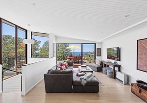 BRON455B - Bronte Beach House with Ocean Views