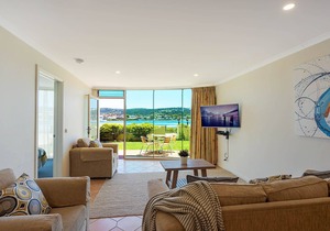 Cetacea Luxury Apartments - 2 Bedroom Lake View Apartment
