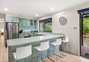 Golf Edge I Backs onto golf course! in Anglesea