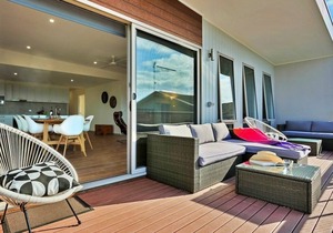 Pambula Beach Holiday Retreat - 2 Queen bedrooms, 12pm checkout
