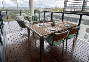 Sweeping City Views from an Elegant Apartment in Camperdown
