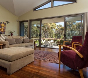 Tura Beachhouse Dolphin Cove 