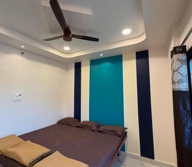 Tuljapur House | आईसाहेब भक्त निवास