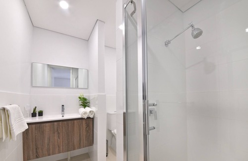 Belmont Apartment | 04 Modern Apartment close to Airpot & City