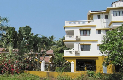 Fatona Apartment | 1 Bedroom Apartment (B) In Betalbatim South Goa - Internet & Shared Private Pool