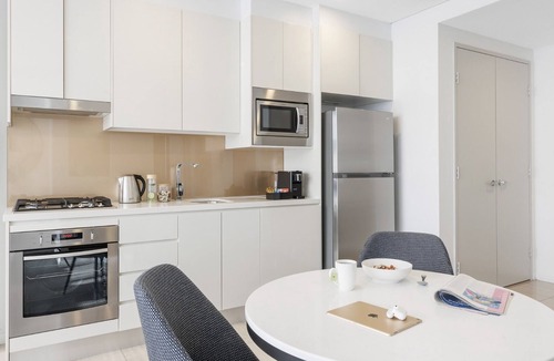 Zetland Apartment | 1-Bedroom Suite in Superb Zetland Sydney