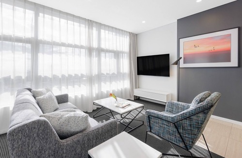 Zetland Apartment | 1-Bedroom Suite in Superb Zetland Sydney