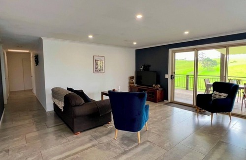 Bald Hills Other | 10 mins to Merimbula modern farm house ,quiet, close to village and beaches
