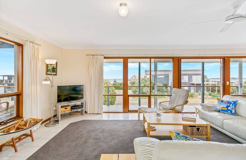 Middleton House | 108 Morrison – Luxury Beach House with Sea Views | Middleton Beach Holiday Rental