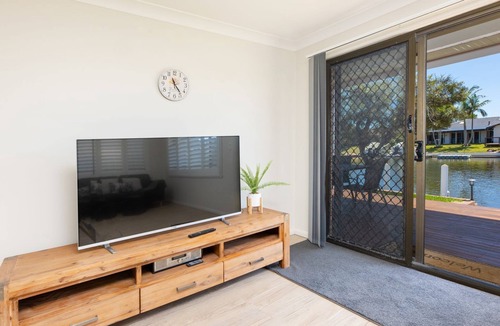 Forster House | 13 Cavill Avenue on the Forster Keys