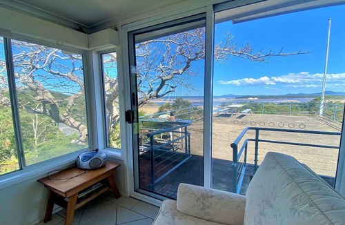 Nambucca Heads House | 13 High Street - Situated in High Street, being close to the river, town centre and V Wall. Three be