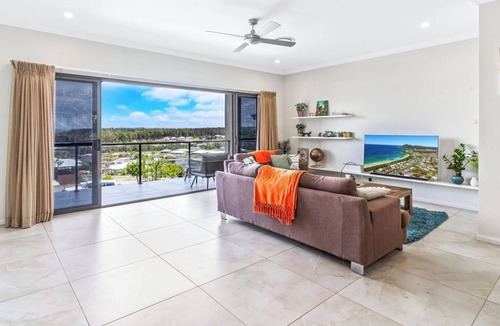 Forster House | 15 Jonathan Place: 4 BR, 3 BA House in Forster , Sleeps 7