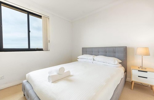 Leichhardt Apartment | 1BD Apt w City view in the Little Italy