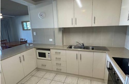 Mermaid Beach Apartment | 2 Bedroom Ocean-view Apartment