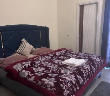 Kharar Apartment | 2 BHK Vintage Villa Family & Friends