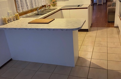 Forster House | 2 minutes walk to lake SERENITY Centrally located