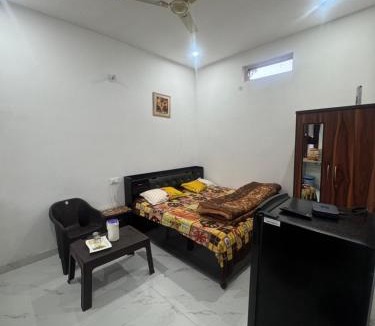 Bail Parao House | 2 Stayz - Single Room Cottage in JIM CORBETT