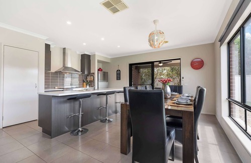 Moama House | 28 Skye Ave - Skye High on Style!