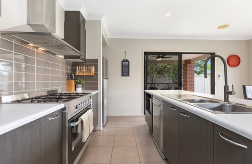 Moama House | 28 Skye Ave - Skye High on Style!
