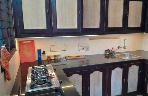 Edapalli House | 2BHK Residence - Prime Location in Kochi with WiFi, AC