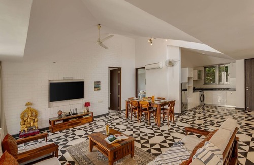 Nerul Apartment | 2BR w Rooftop Pool in North Goa Close to Beaches