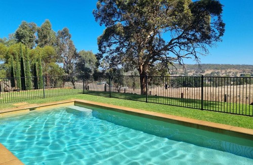 Talunga Villa | 47 WOOLSHED ROAD - Adelaide Hills rural retreat