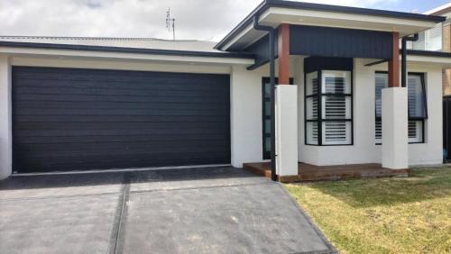 Teralba Bed & Breakfast | 5 mins to Lake Macquarie, 30 to Hunter Wineries