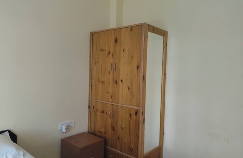 Leh Bed & Breakfast | 5 minutes to the market! 5 Km from airport! space for car parking! Peaceful area