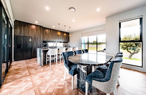 Diamond Beach House | 6 Summerland @ Glorious Diamond Beach with Outdoor Spa