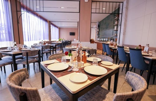 Visakhapatnam Hotel | 7 Apple Hotel Visakhapatnam