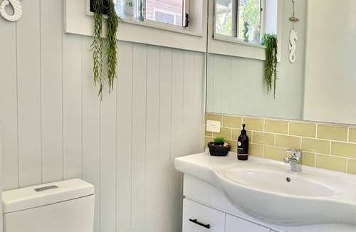 Bendalong House | A Bendy Beauty - Pet Friendly 100m to Dee Beach