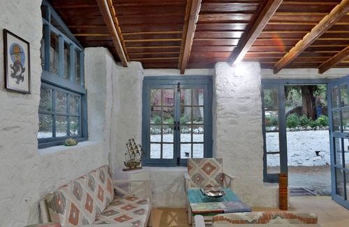 Jeolikote Villa | A charming heritage bungalow built in early 1900s open to visitors now.