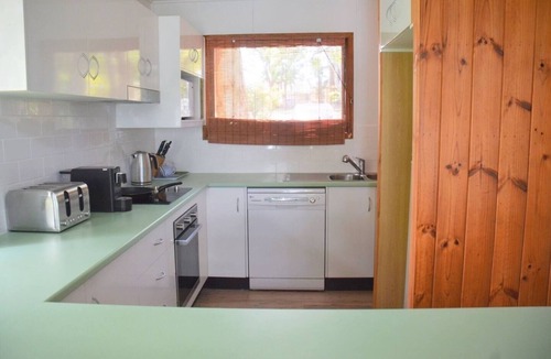 Summerland Point House | A-frame cottage beside beautiful Lake Macquarien