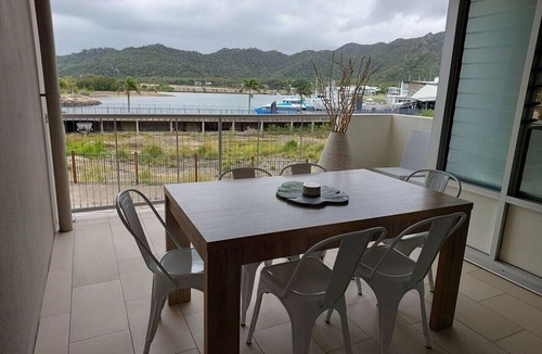 Woongarrah House | A perfect family and pet friendly holiday home with swimming pool and Bali hut