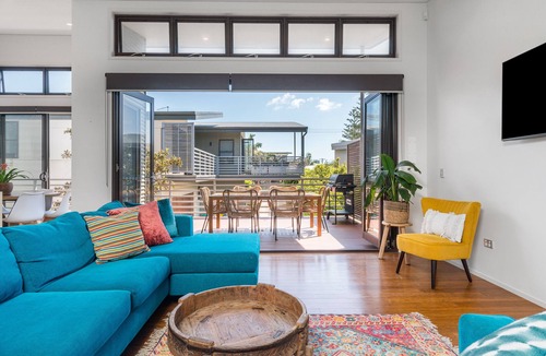 North Creek House | A Perfect Stay - Bare Feet