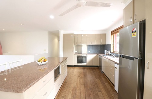 Berrambool House | A Touch of Bali - 3 Bedroom Pet friendly home. 3+ nights