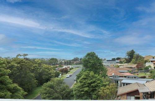 Berrambool House | A Touch of Bali - 3 Bedroom Pet friendly home. 3+ nights