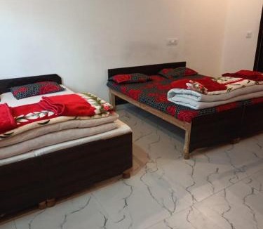 Shivanandi Hotel | Aakarsh Hotel