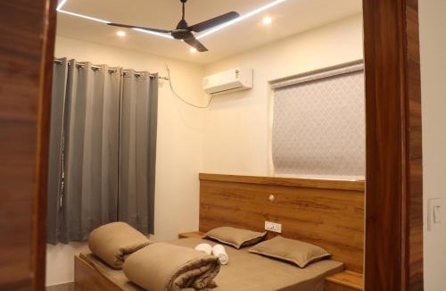 Tapovan Hotel | Aarunya Stays