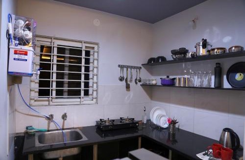 HITEC City Apartment | Aarvy Homes 1BHK, Hitech City, Near AIG,1
