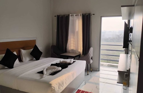 Mayapur Hotel | Aastha Guest House